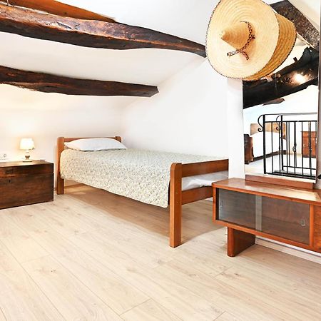 Apartman Studio Baladur Roč Zewnętrze zdjęcie
