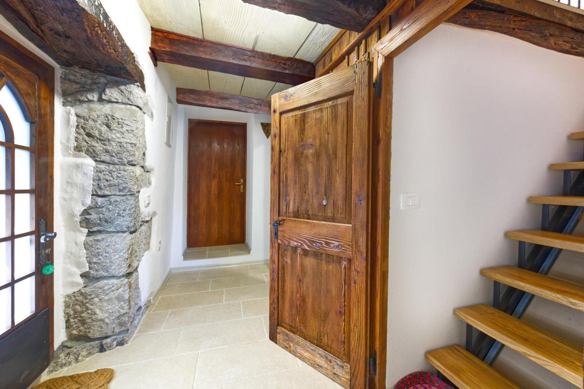 Apartman Studio Baladur Roč Zewnętrze zdjęcie