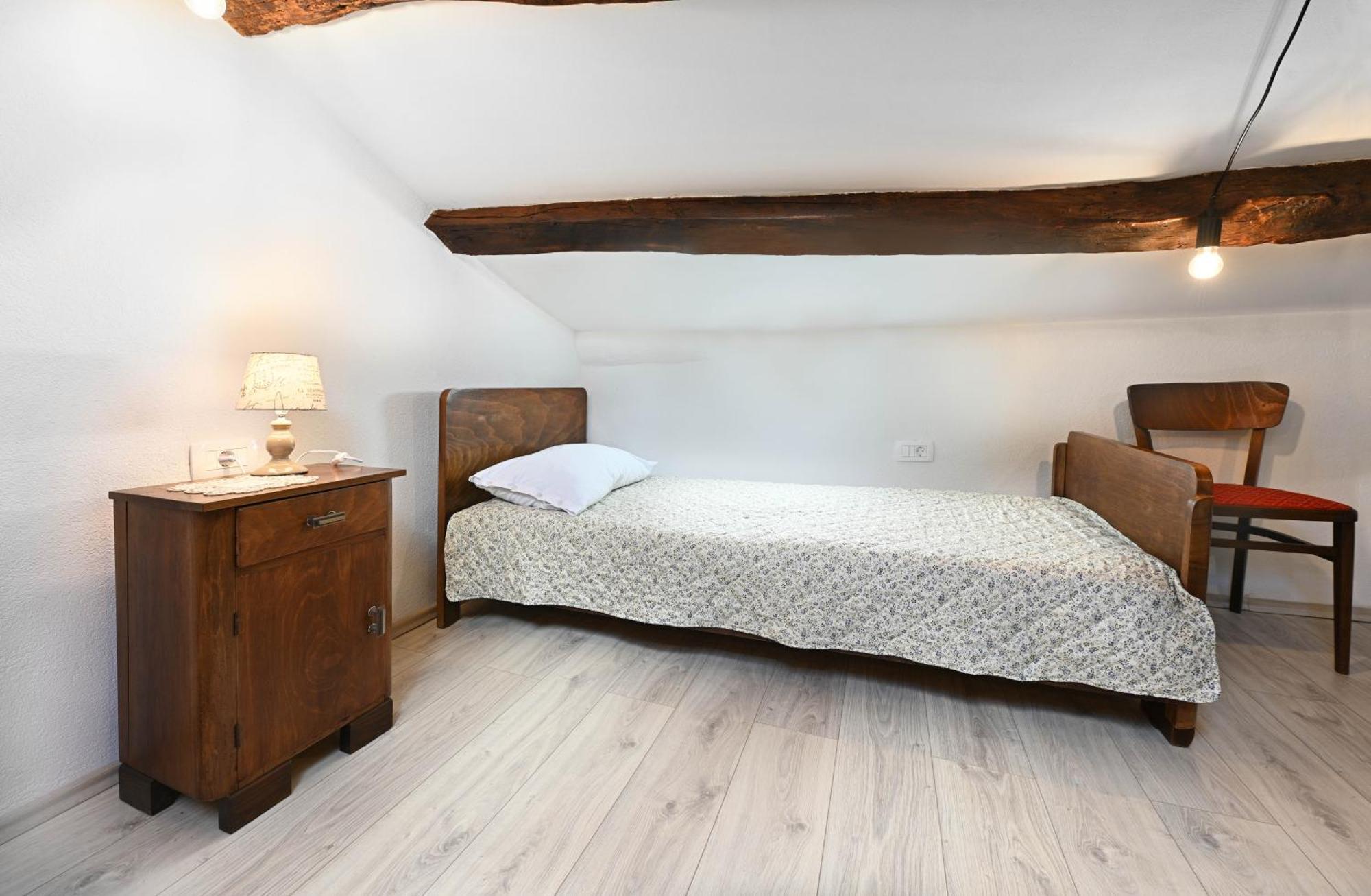Apartman Studio Baladur Roč Zewnętrze zdjęcie