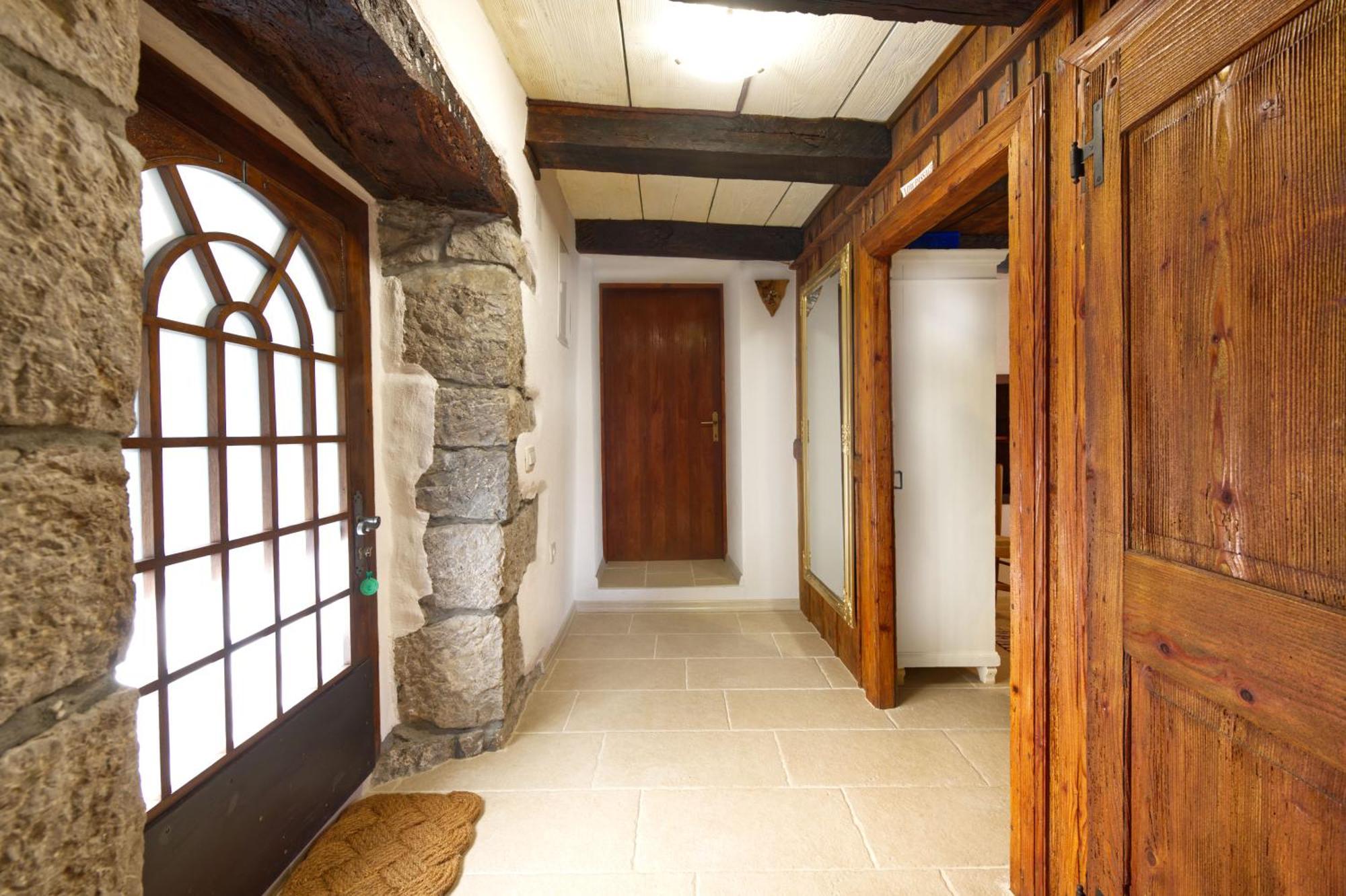 Apartman Studio Baladur Roč Zewnętrze zdjęcie