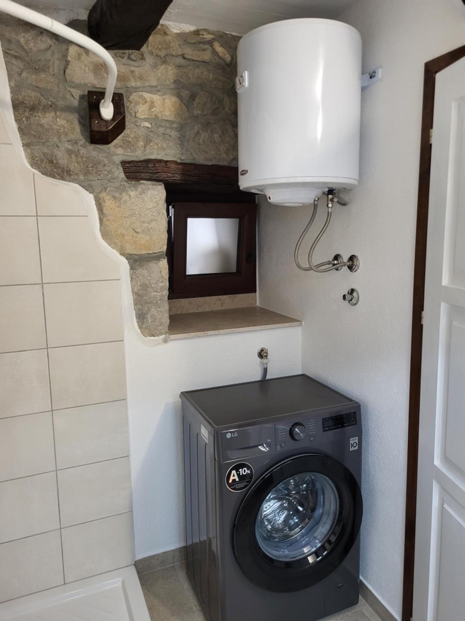 Apartman Studio Baladur Roč Zewnętrze zdjęcie